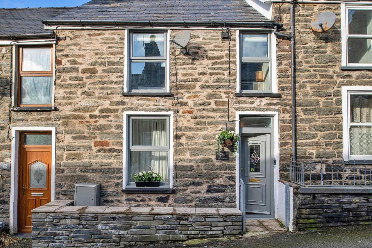 Finest Retreats - Bwthyn Llechi, Slate Cottage Blaenau Ffestiniog Bagian luar foto